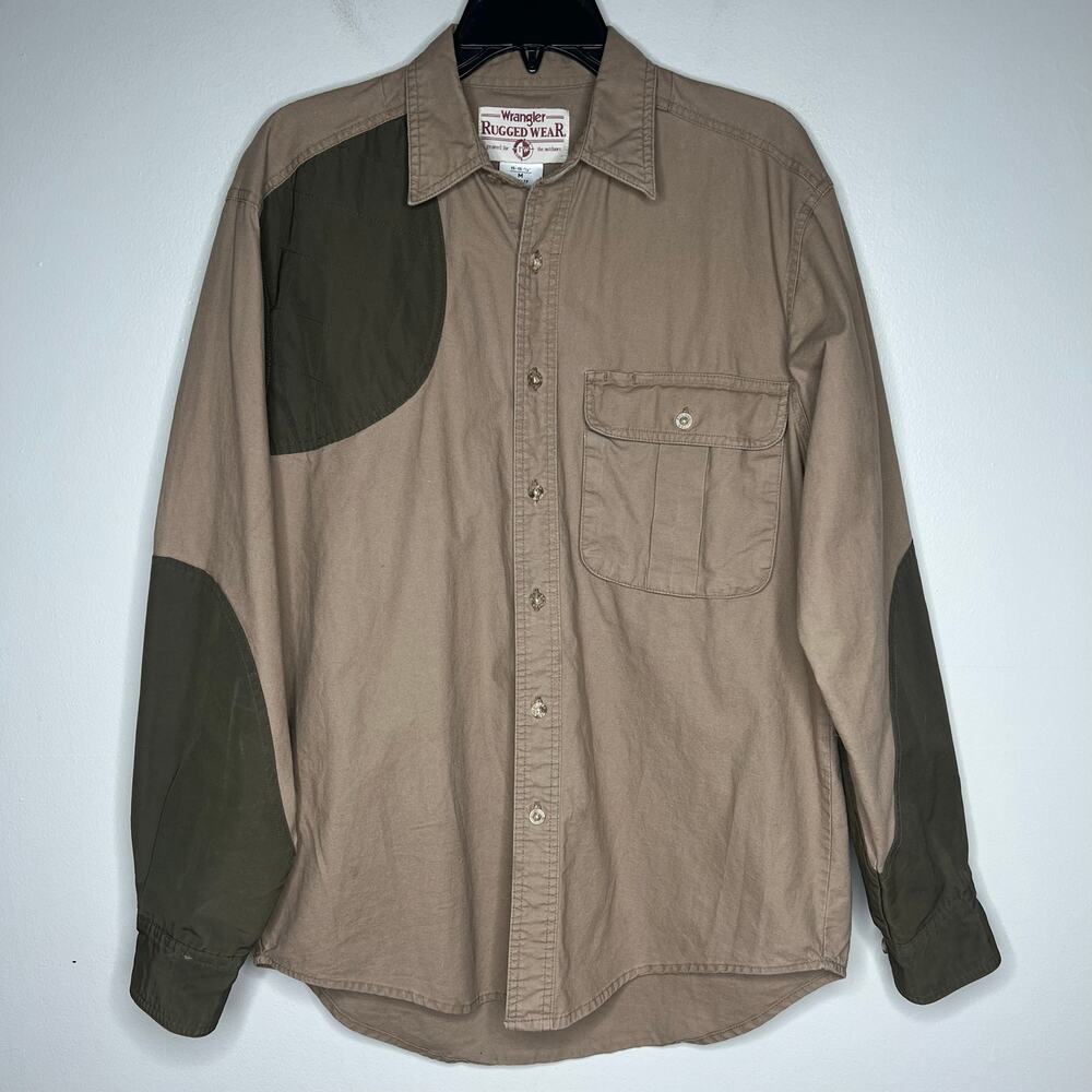 VTG Wrangler Rugged Wear Shooting Hunting Shirt Sz M Workwear‎ Tan Green Patches